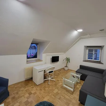 Romantic Old Town Flat With River View Любляна