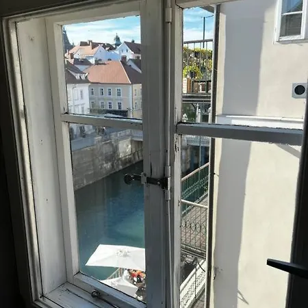Romantic Old Town Flat With River View * Любляна